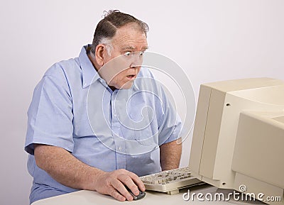 old-guy-computer-amazed-4787827.jpg