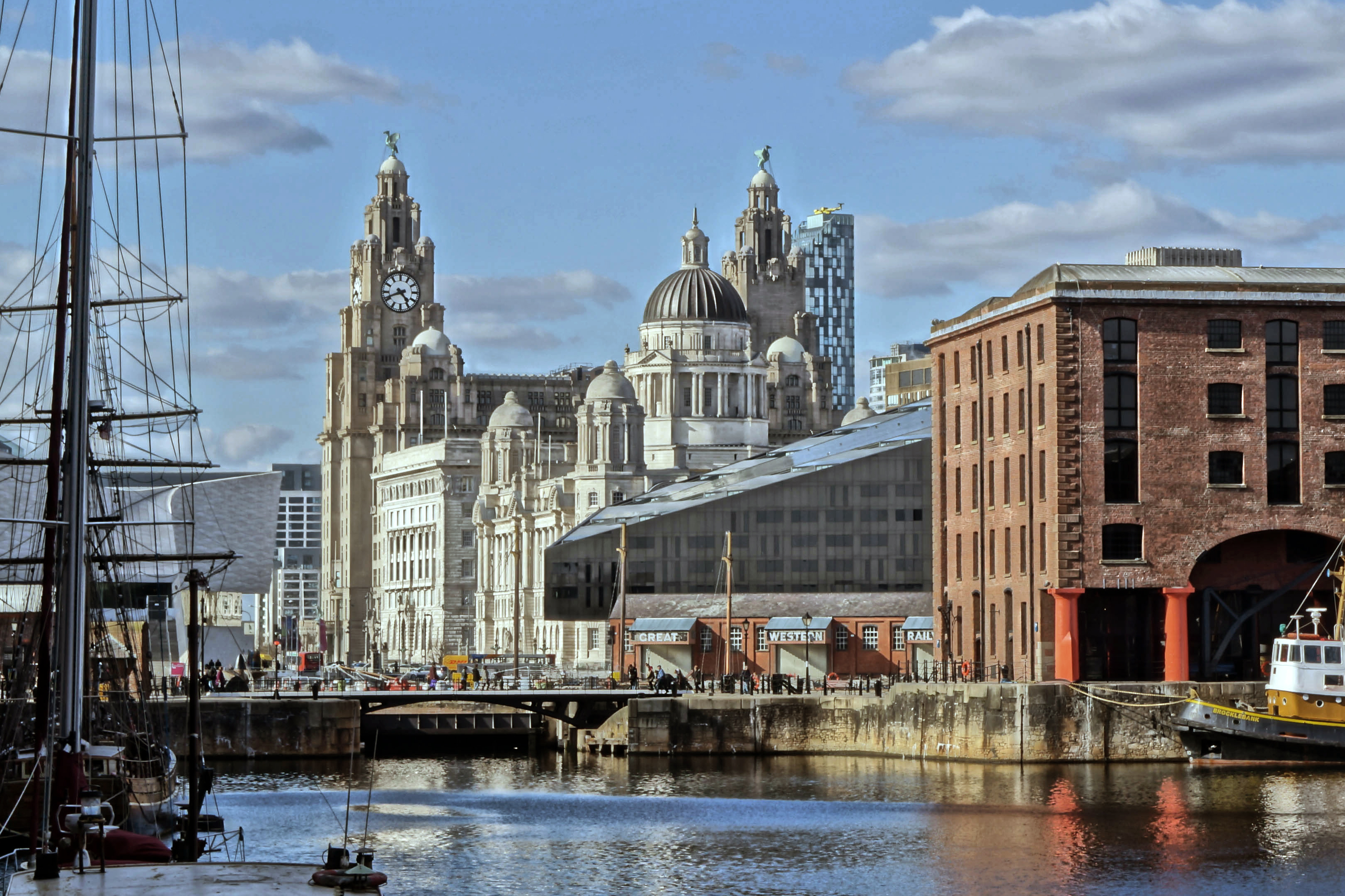 Liverpool_Pier_Head_from_ALbert_Dock.jpg