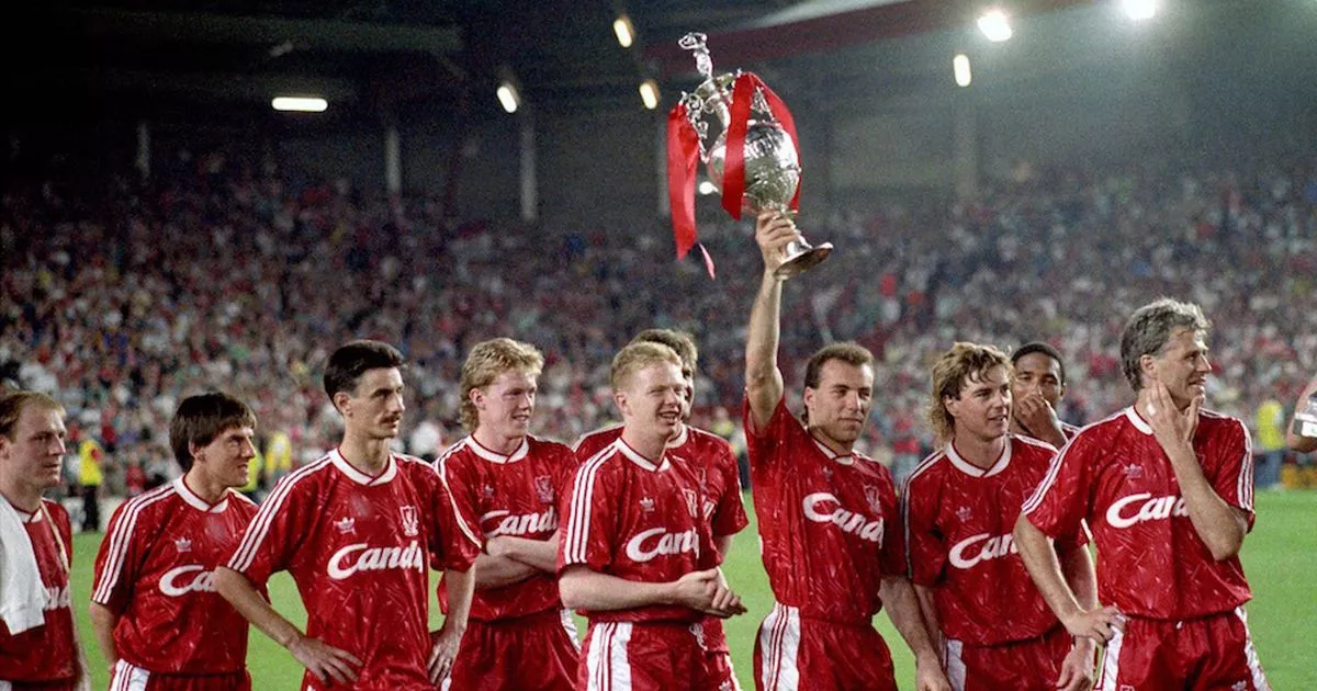 Liverpool-1990-League-Winners.jpg