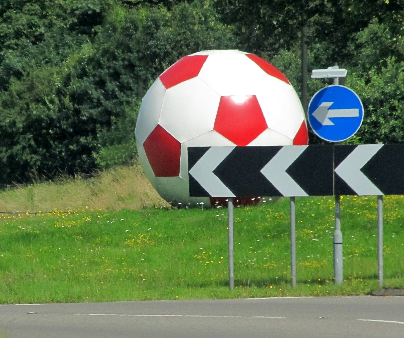 26+football+stadium+roundabout.jpg