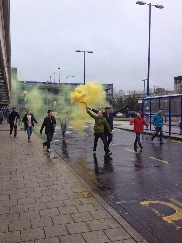 AFC+Wimbledon+en+route+to+Wycombe.jpg