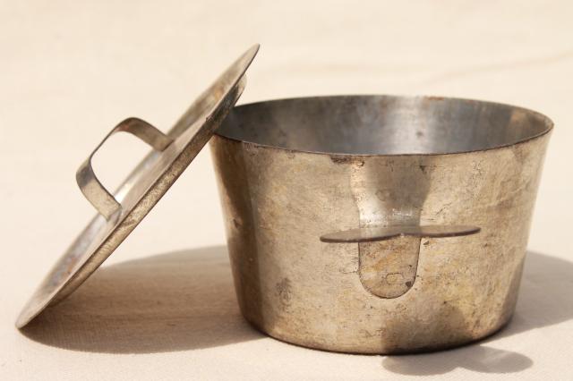 vintage-French-tin-pot-heart-shaped-handles-beautiful-old-zinc-color-tinning-Laurel-Leaf-Farm-item-no-nt714152-2.jpg