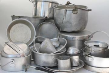 huge-lot-vintage-aluminum-pots-pans-camp-kitchen-cookware-for-camping-campfire-cooking-Laurel-Leaf-Farm-item-no-s3109t.jpg