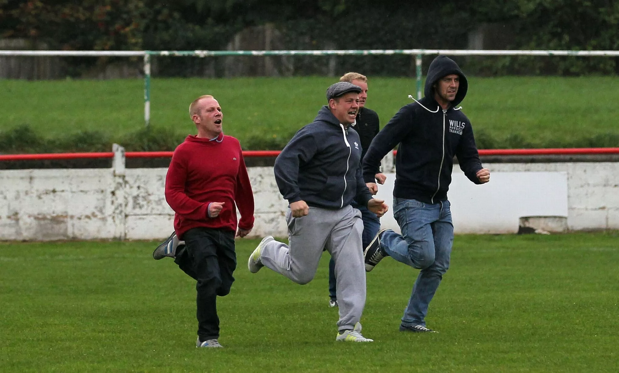 Atherstone-Barrow-hooligans-6.jpg