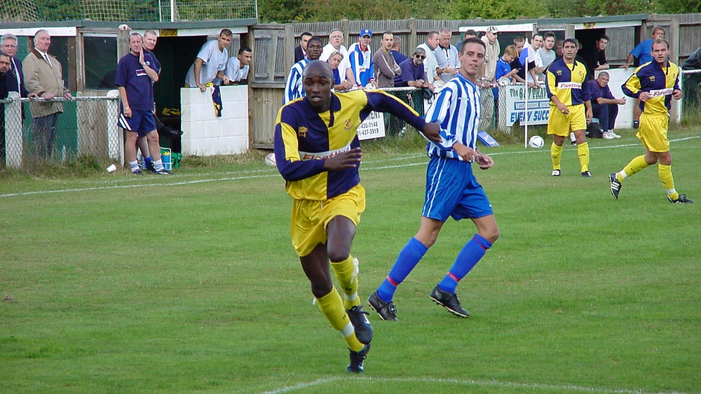 www.wealdstone-fc.com