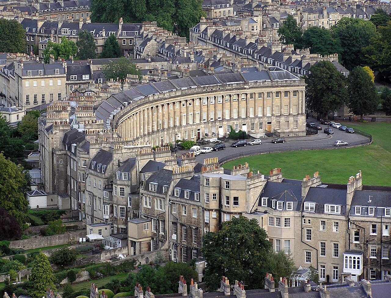 1280px-Royal.crescent.aerial.bath.arp.jpg